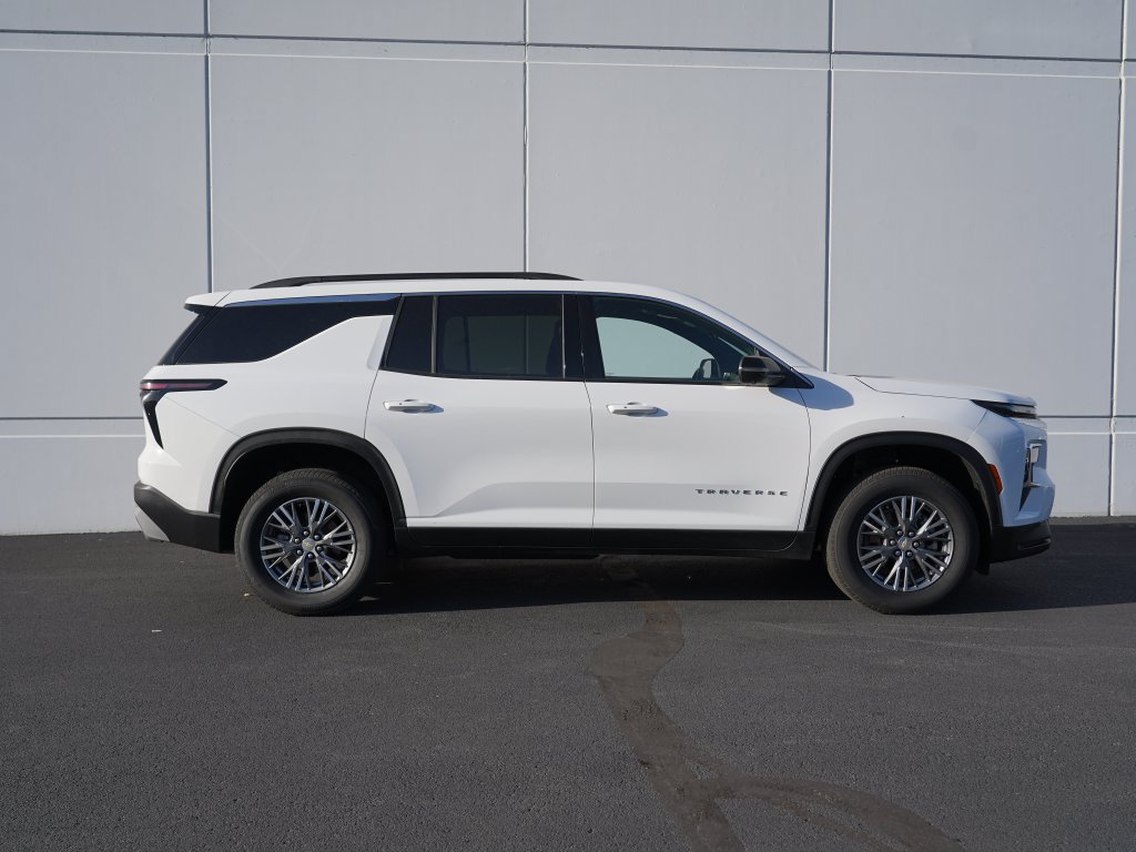 Certified 2026 Chevrolet Traverse LT w/ Driver Confidence Package AWD/4WD image 2