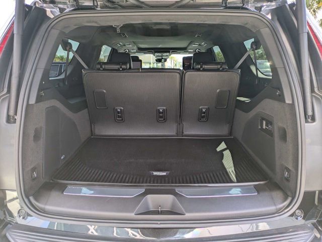 Used 2024 Cadillac Escalade ESV V image 11