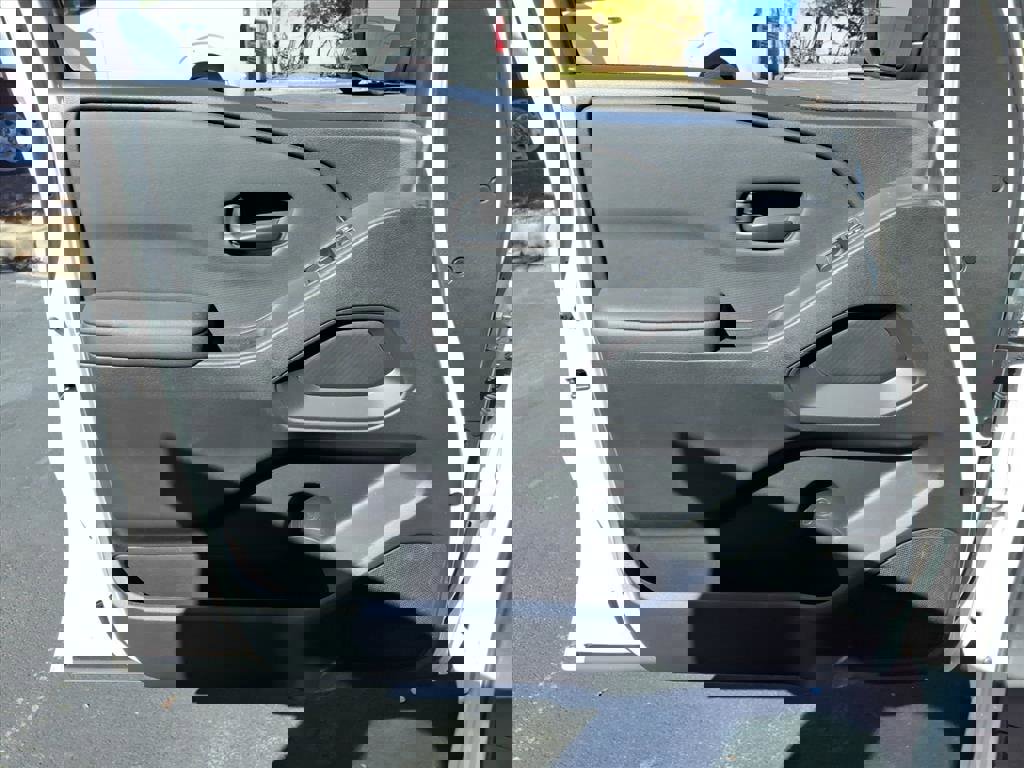 Used 2024 Nissan Frontier S w/ S Utility Package image 7