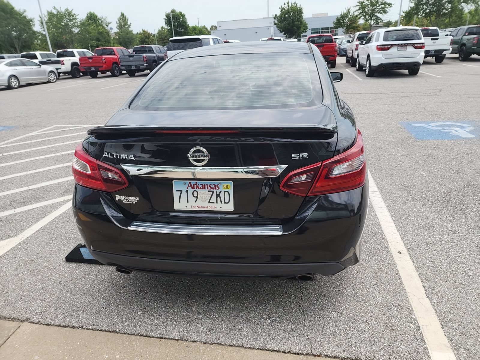 Used 2017 Nissan Altima 2.5 SR w/ Midnight Edition Package FWD image 6