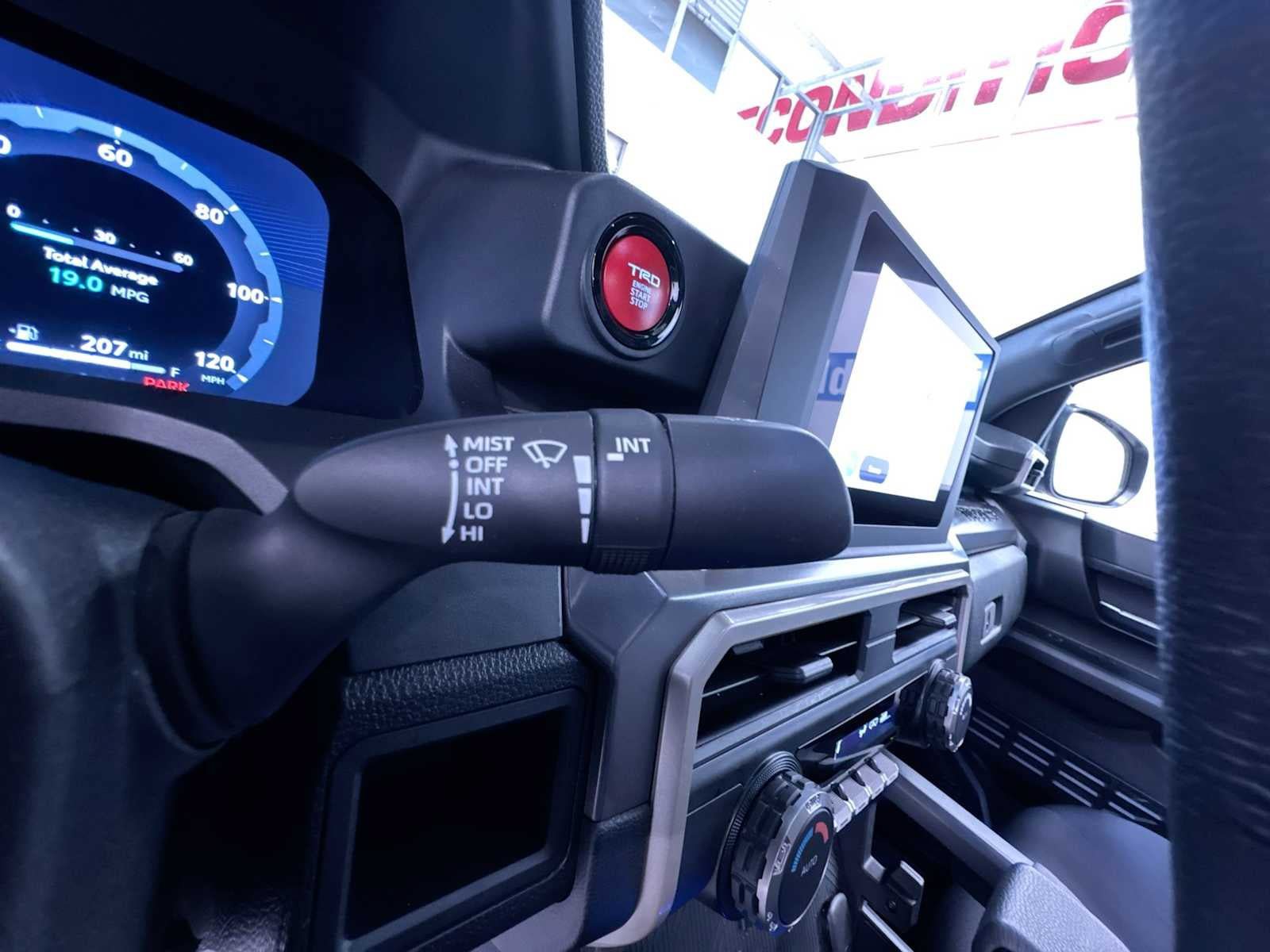 Used 2025 Toyota Tacoma TRD Off-Road AWD/4WD image 19