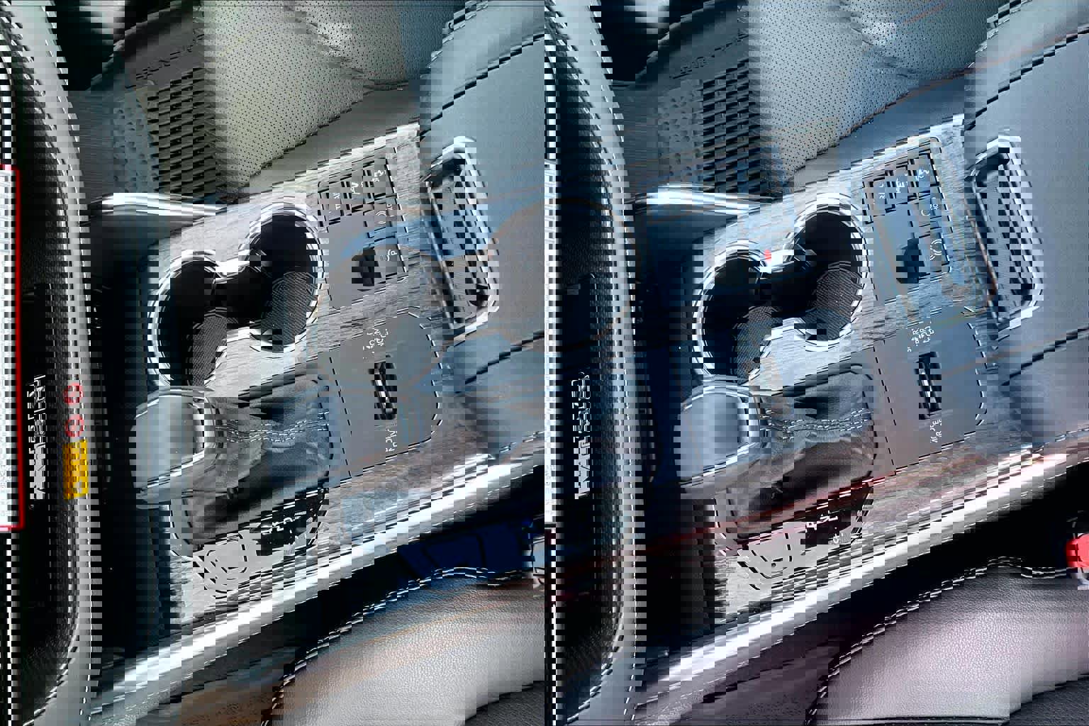 Used 2025 Toyota Highlander Limited image 15