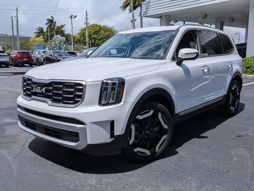Used 2025 Kia Telluride S FWD image 1