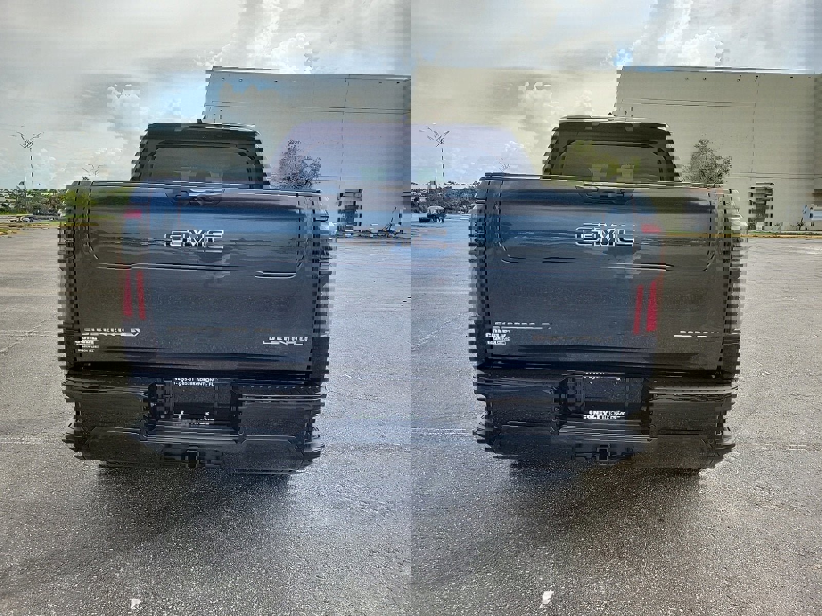 New 2025 GMC Sierra EV Denali image 6