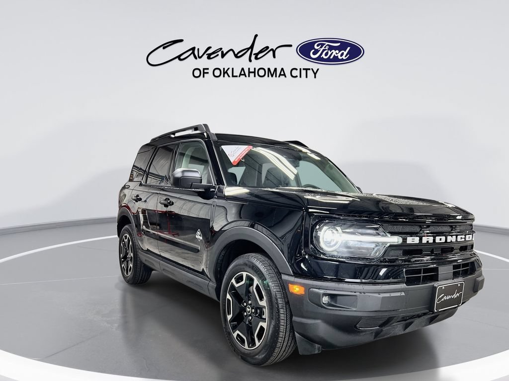 Used 2024 Ford Bronco Sport Outer Banks w/ Tech Package AWD/4WD image 2
