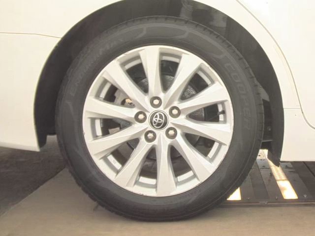 Used 2020 Toyota Camry LE FWD image 11