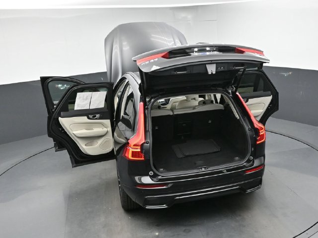 Used 2024 Volvo XC60 B5 Core w/ Climate Package AWD/4WD image 48