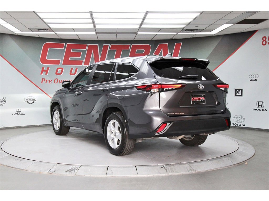 Used 2024 Toyota Highlander XLE image 4