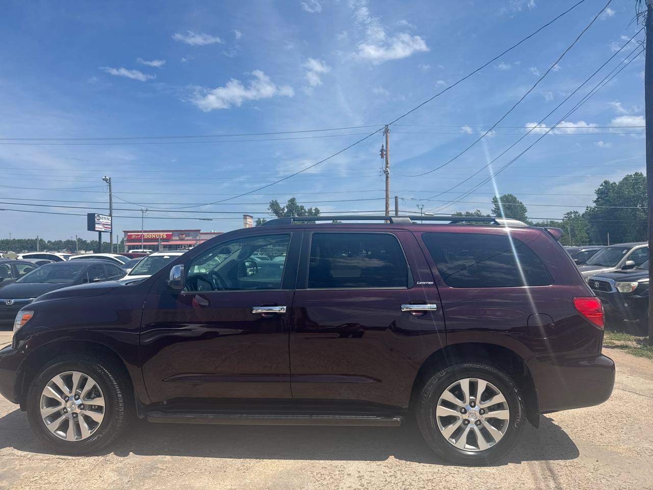Used 2017 Toyota Sequoia Limited w/ Safety & Convenience Package AWD/4WD image 37