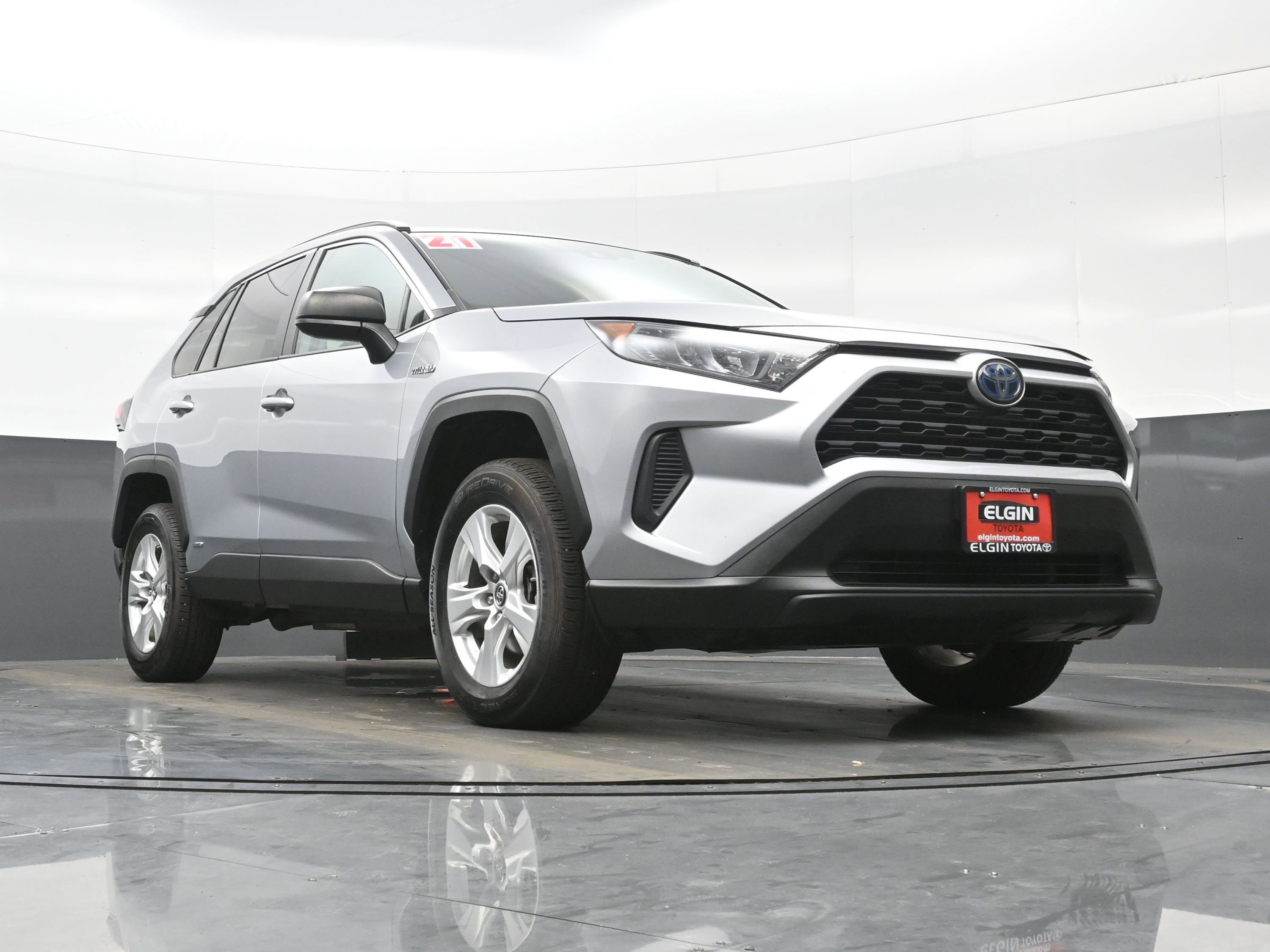 Used 2021 Toyota RAV4 LE image 24