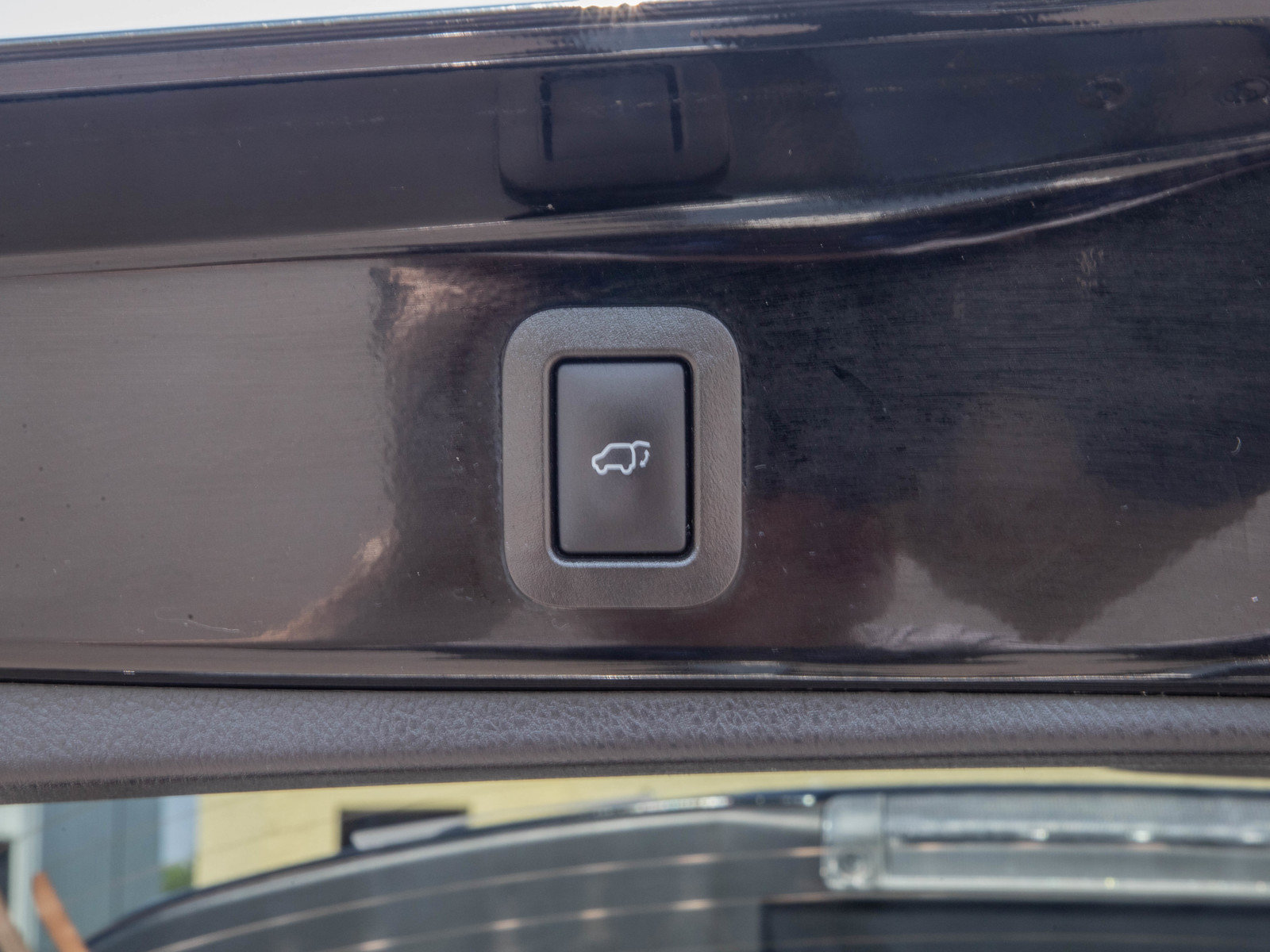 Used 2019 Toyota Highlander XLE AWD/4WD image 18