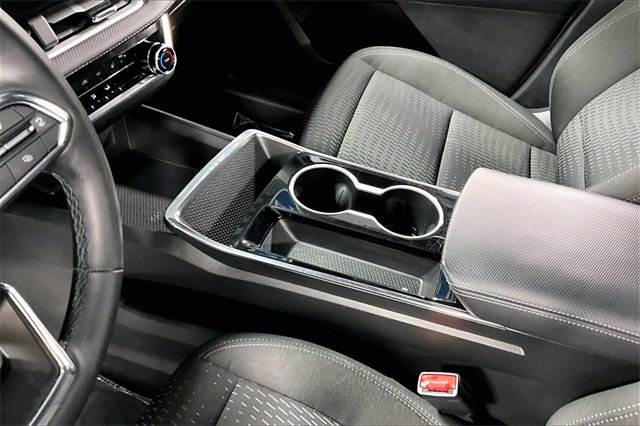 Used 2025 Chevrolet Equinox LT image 17