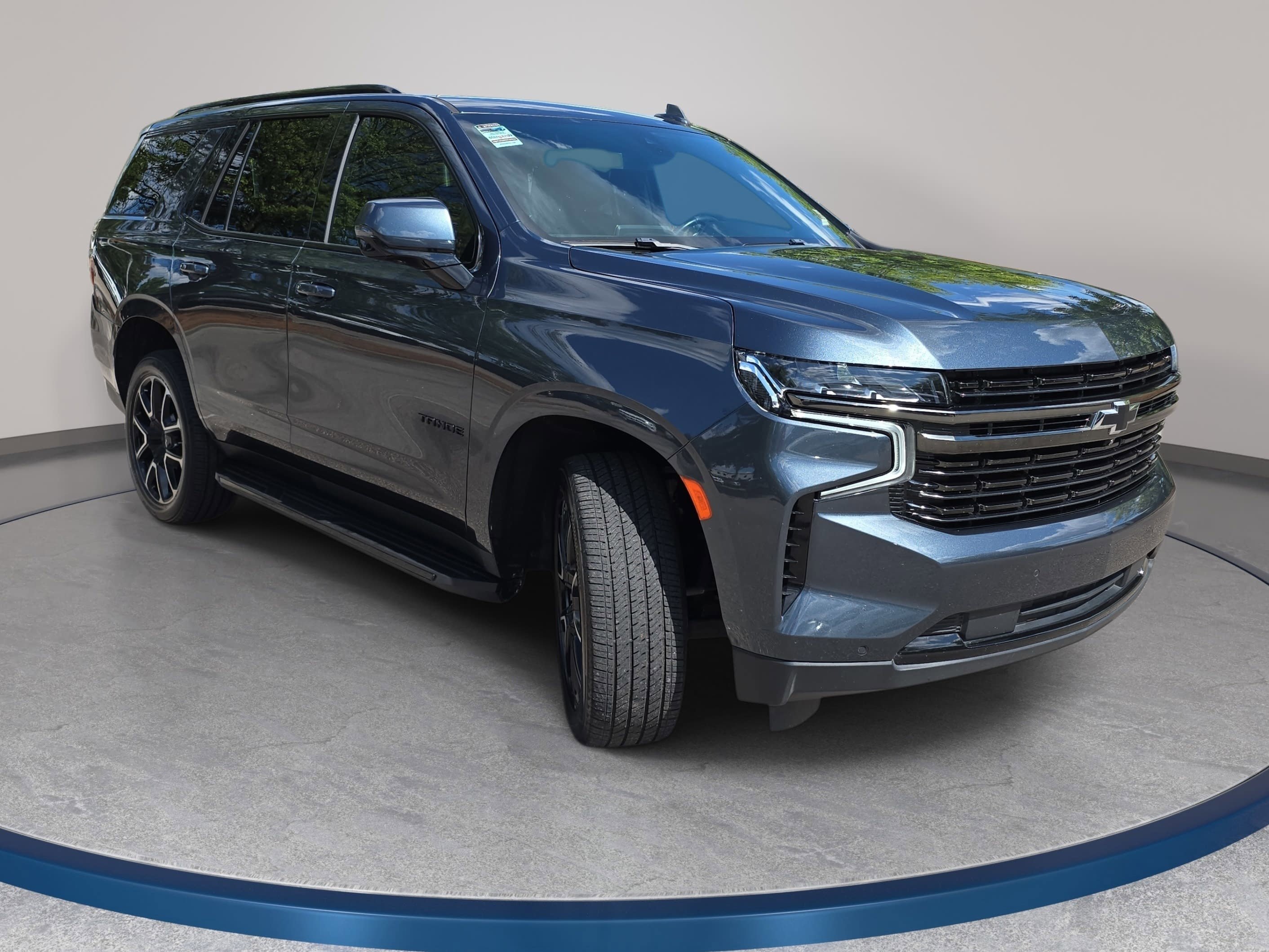 Used 2021 Chevrolet Tahoe RST w/ Luxury Package AWD/4WD image 3