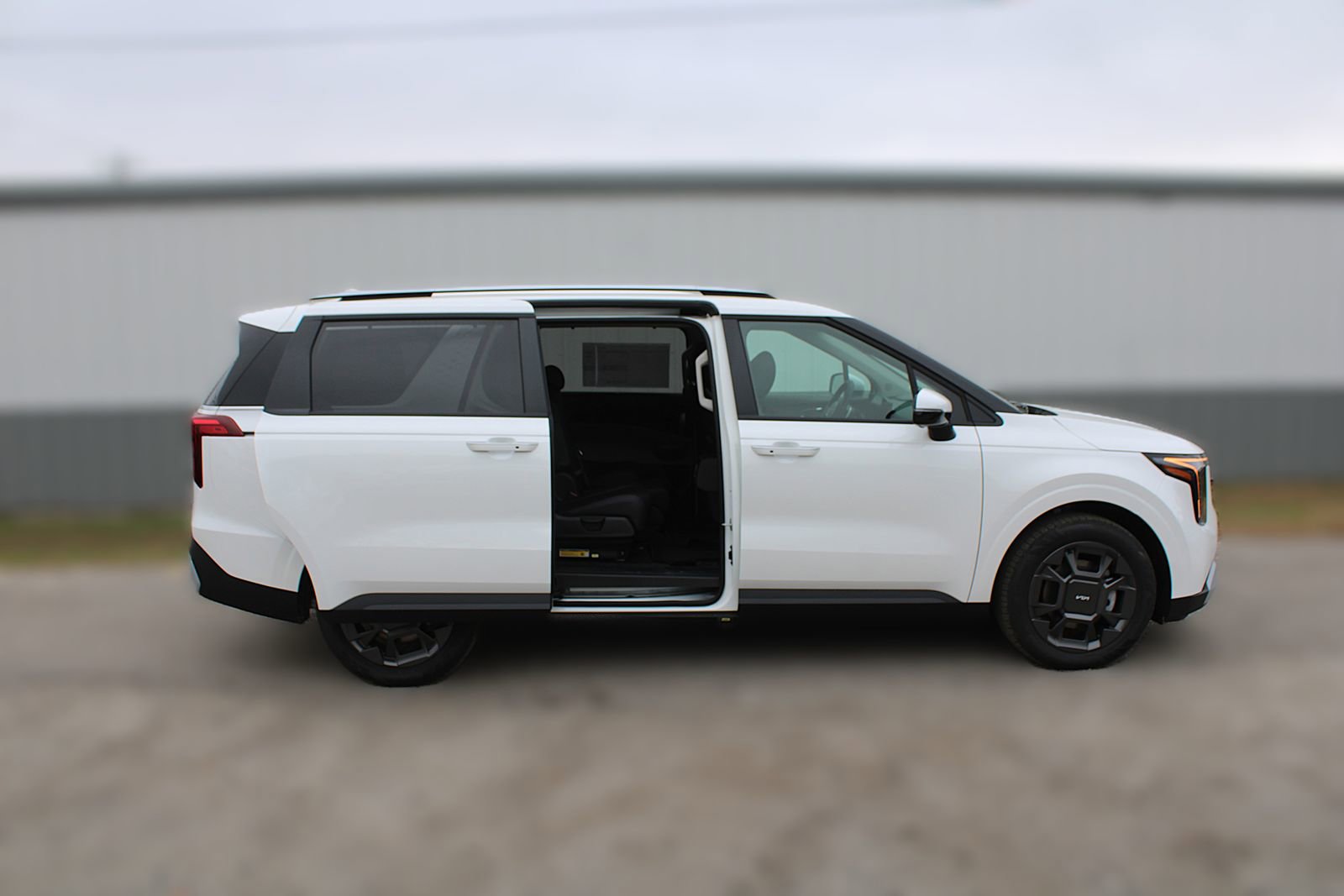 New 2026 Kia Carnival EX image 5