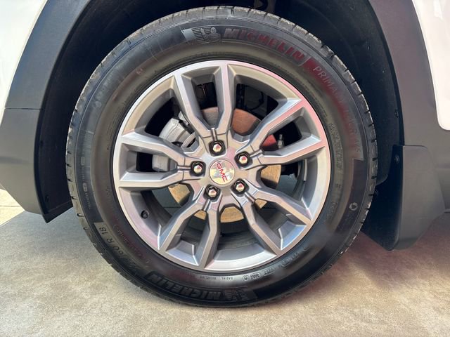 Used 2024 GMC Terrain SLT image 25