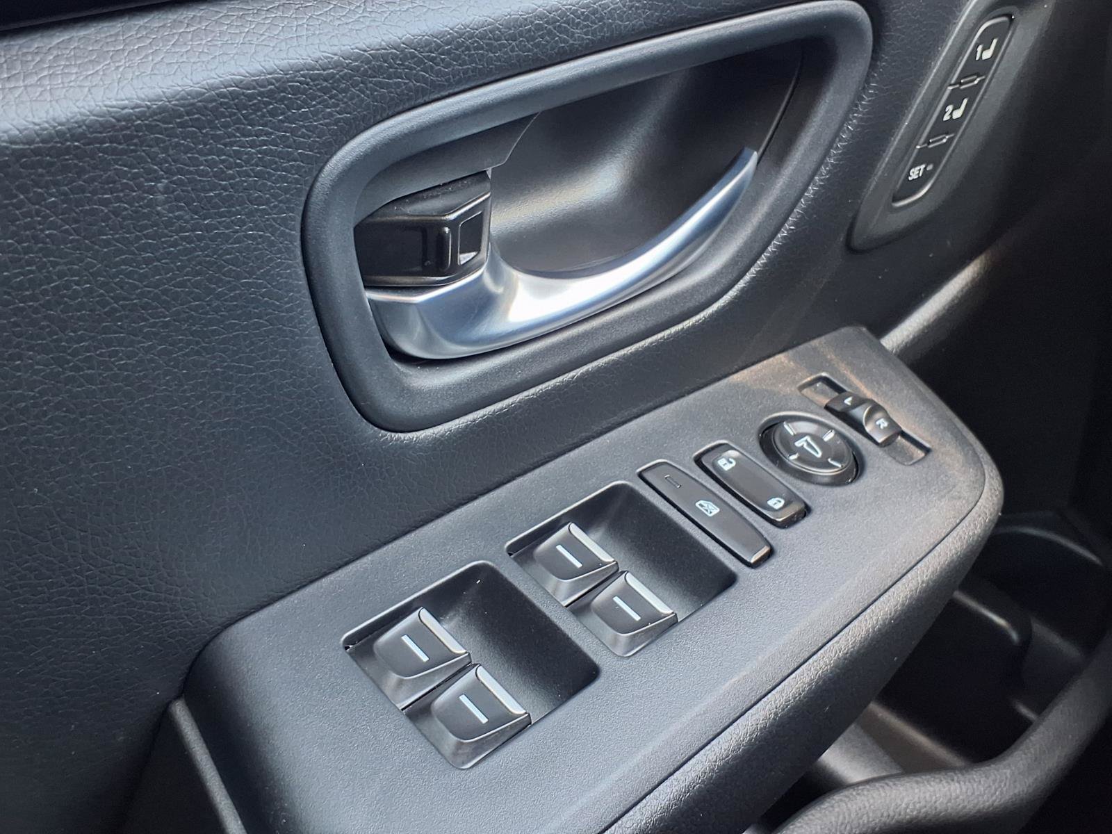 Used 2025 Honda Pilot EX-L image 12