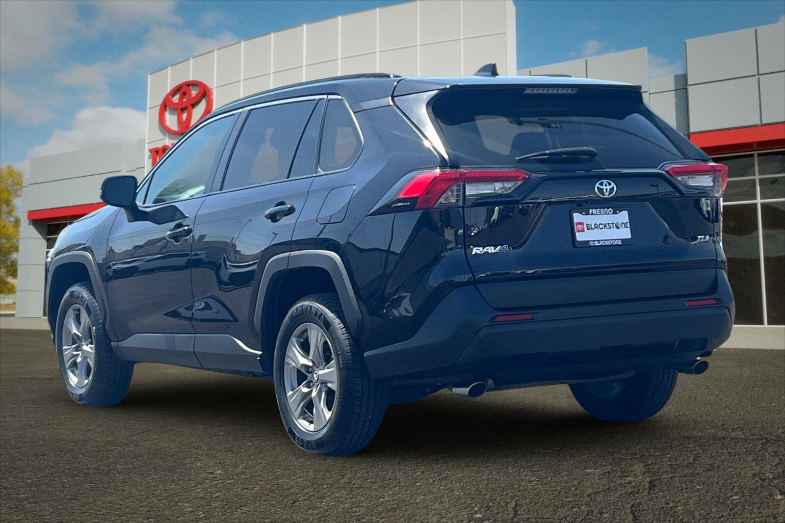 Certified 2024 Toyota RAV4 XLE FWD image 5
