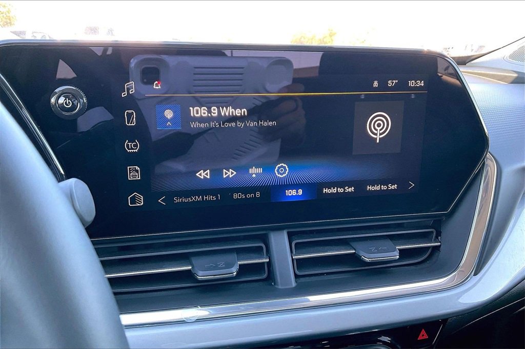 Certified 2024 Chevrolet Trax LT w/ Driver Confidence Package image 25