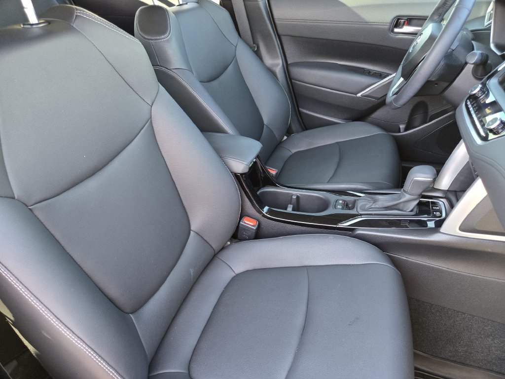 Used 2024 Toyota Corolla Cross XLE w/ Convenience Package AWD/4WD image 9