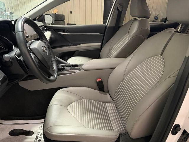 Used 2023 Toyota Camry SE w/ Convenience Package FWD image 14
