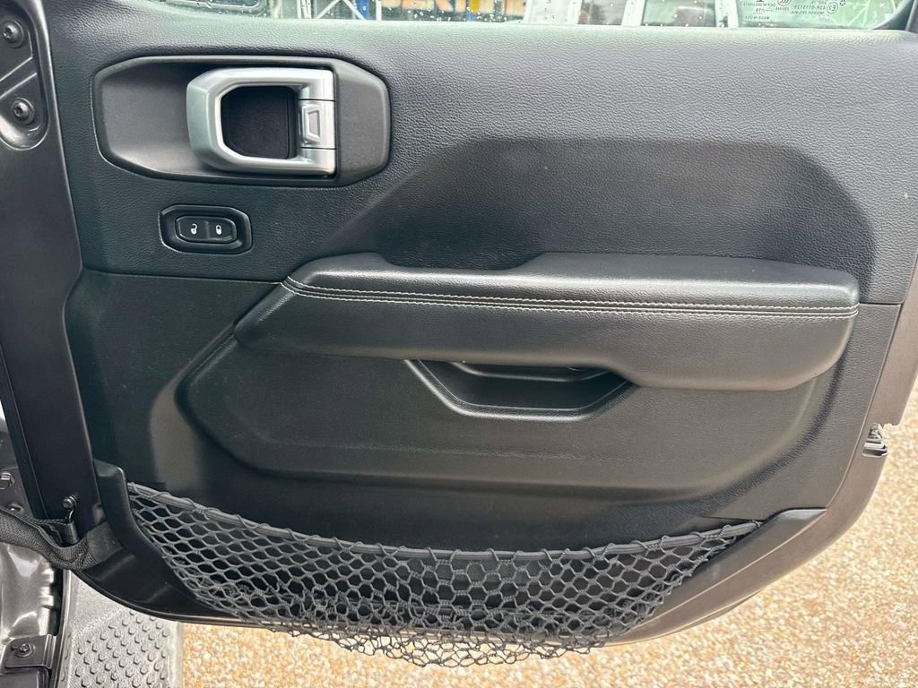 Used 2019 Jeep Wrangler Unlimited Sahara image 15