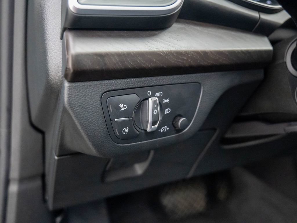 Used 2020 Audi Q5 2.0T Premium w/ Convenience Package image 21