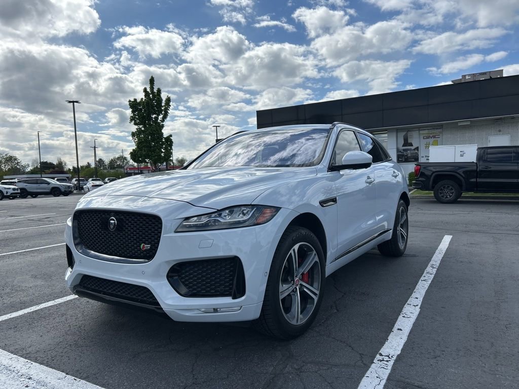 Used 2017 Jaguar F-PACE S AWD/4WD image 1