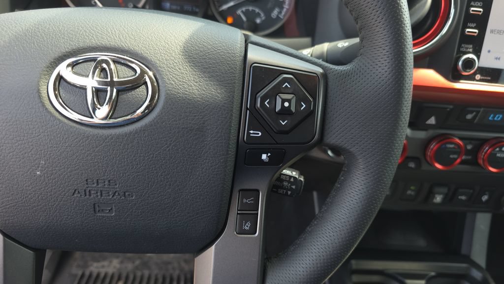Used 2020 Toyota Tacoma TRD Sport w/ TRD Premium Sport Package AWD/4WD image 18