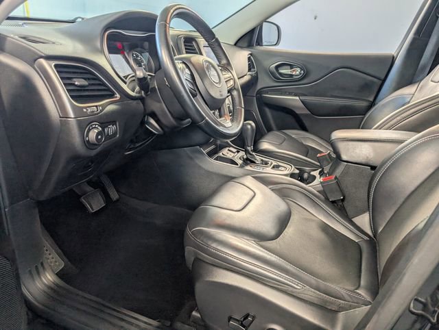 Used 2019 Jeep Cherokee Latitude Plus image 7