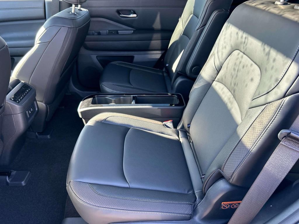 New 2026 Nissan Pathfinder SL w/ SL Premium Package AWD/4WD image 20
