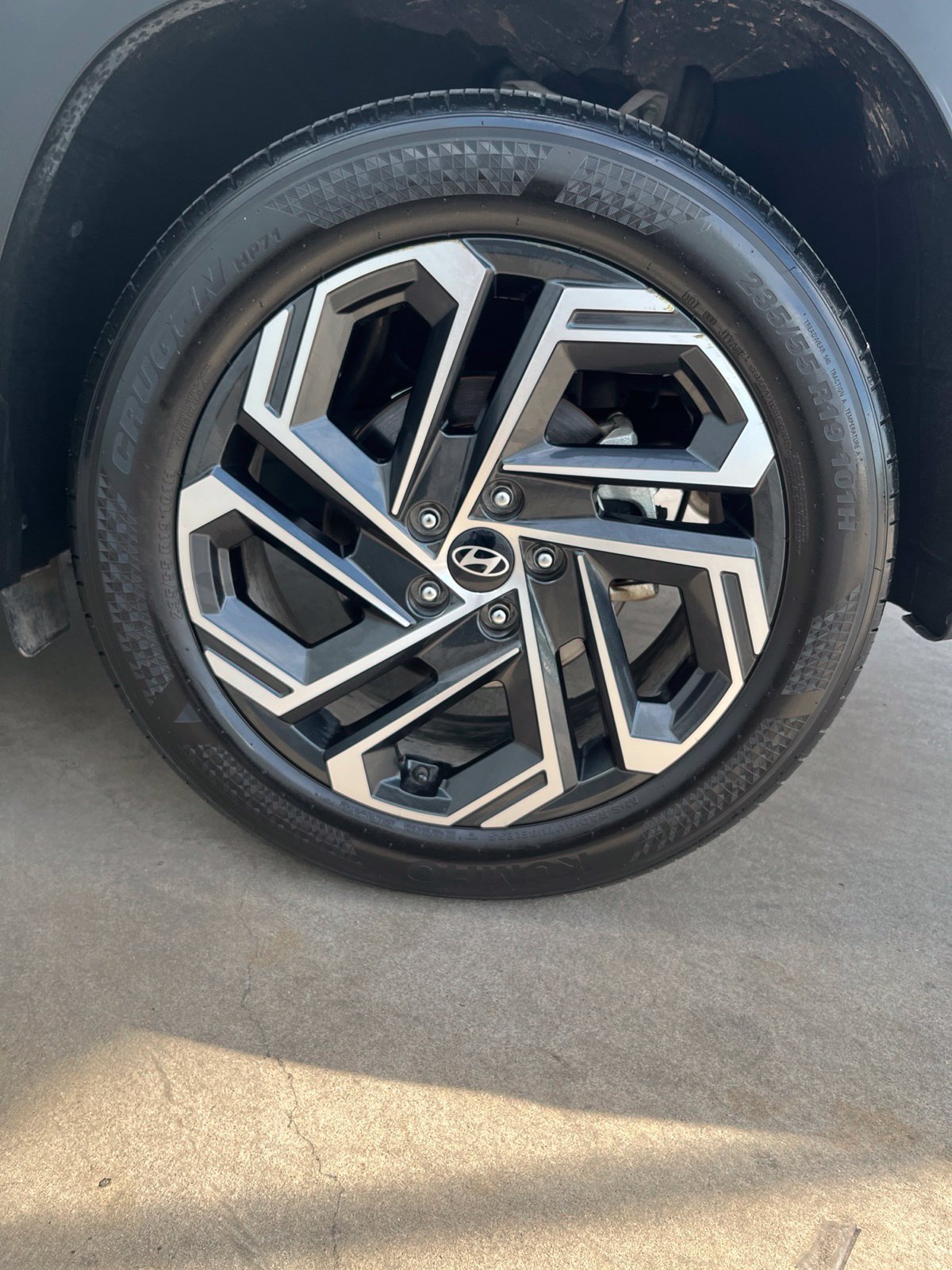 Used 2025 Hyundai Tucson Limited FWD image 25