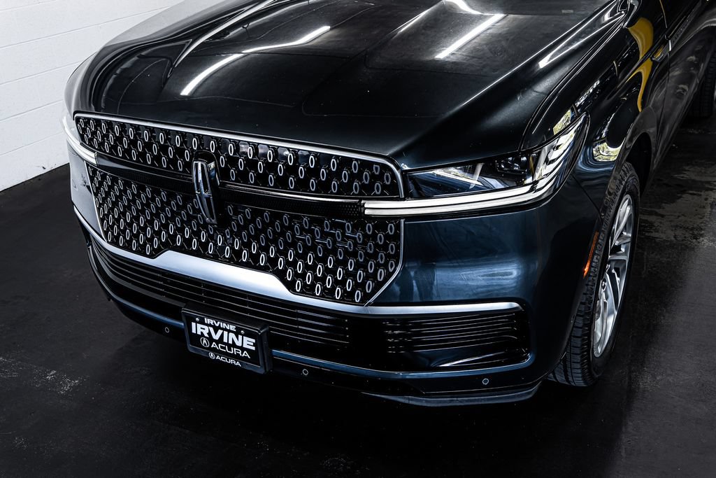 Used 2025 Lincoln Navigator L Reserve AWD/4WD image 11