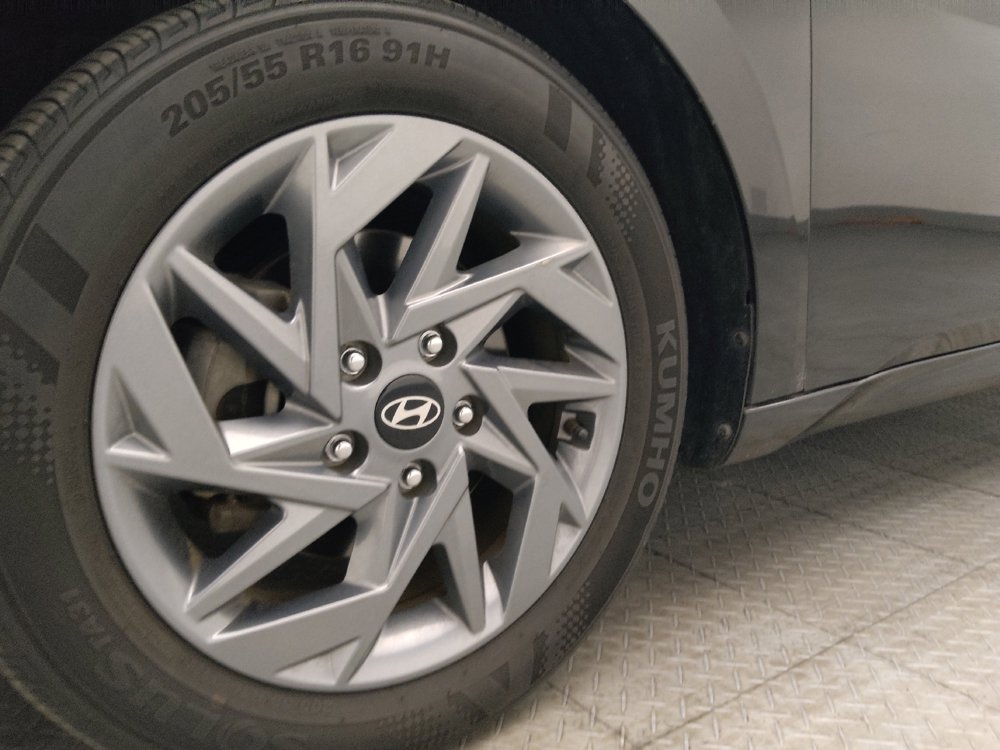 Used 2024 Hyundai Elantra SEL FWD image 31
