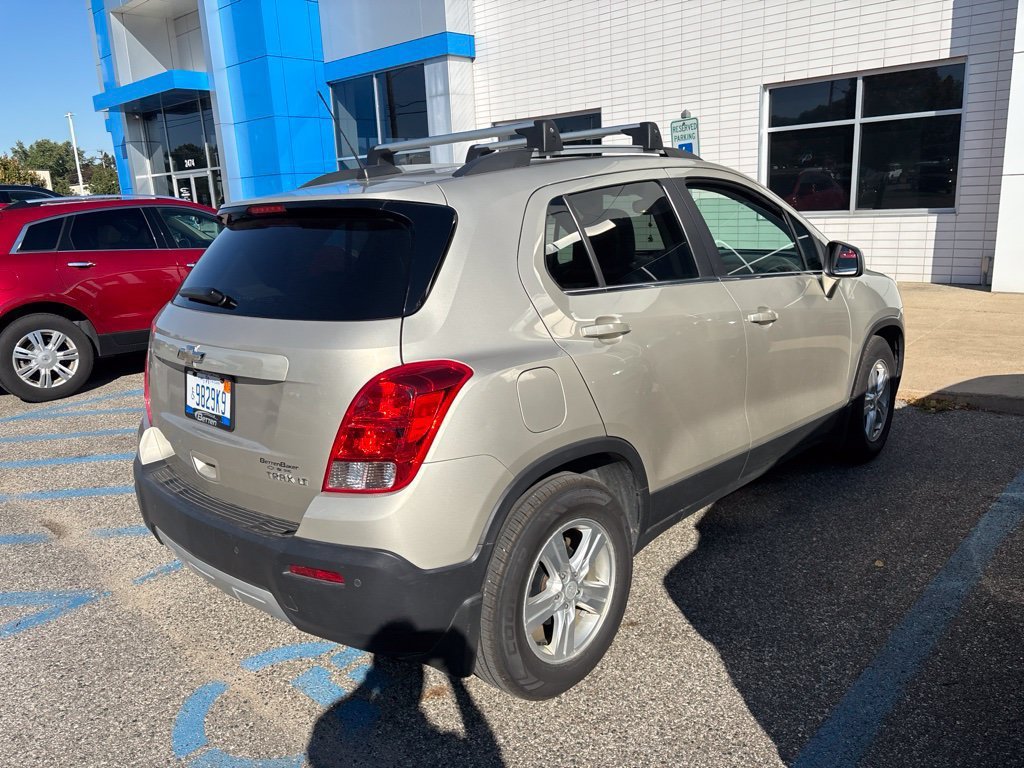 Used 2016 Chevrolet Trax LT w/ LT Sun and Sound Package FWD image 5
