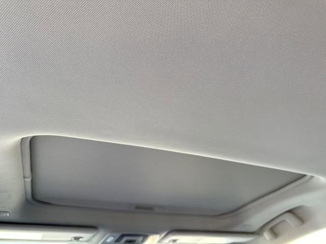 Used 2025 Toyota Sienna XLE image 17