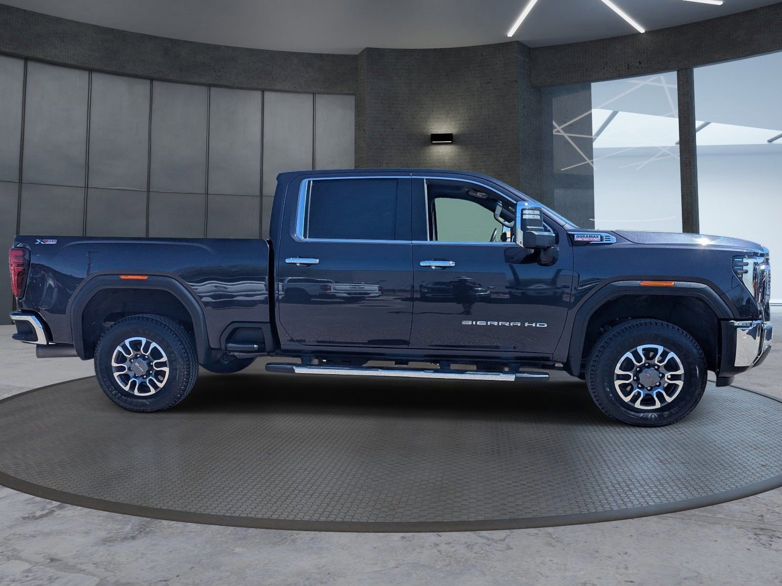 Used 2024 GMC Sierra 2500 SLT w/ SLT Premium Package image 7