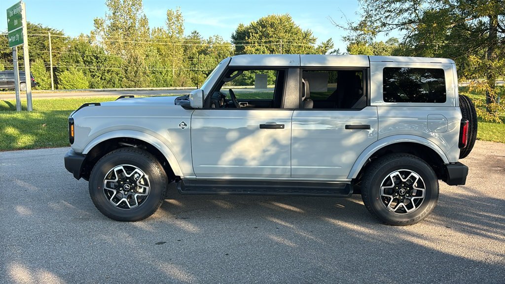 New 2026 Ford Bronco Outer Banks AWD/4WD image 4