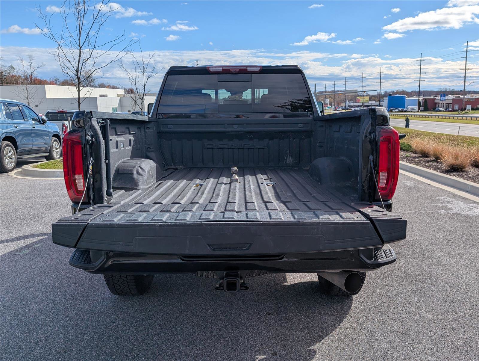 Used 2023 GMC Sierra 3500 Denali w/ Denali Ultimate Package image 12