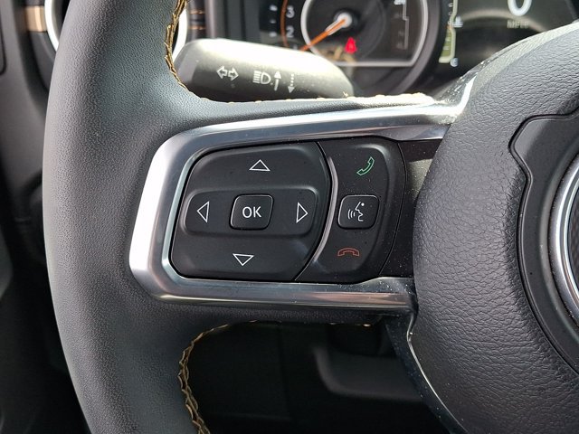 Used 2024 Jeep Wrangler Unlimited Sahara w/ Technology Group AWD/4WD image 21