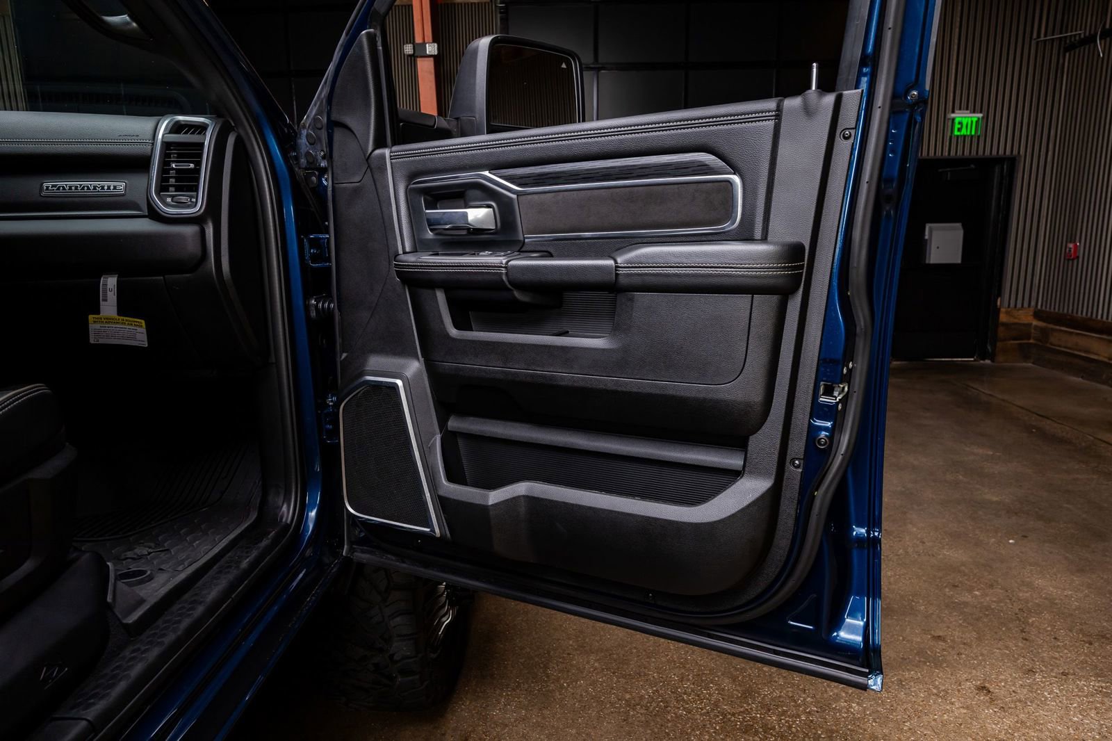 Used 2024 RAM 3500 Laramie w/ Night Edition image 37