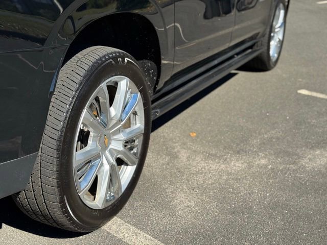 Used 2022 Chevrolet Suburban High Country w/ Premium Package 2 image 11