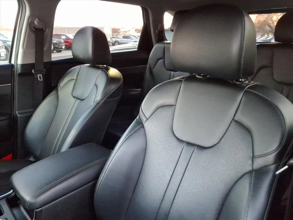 Used 2021 Kia Sorento EX w/ Panoramic Sunroof Package image 13