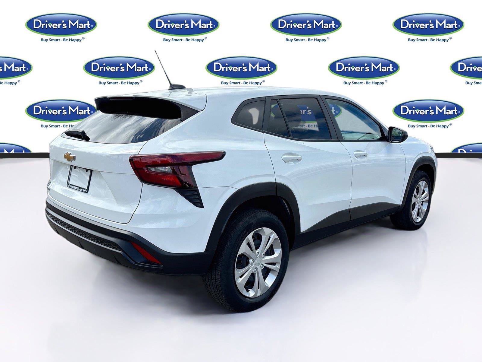 Used 2025 Chevrolet Trax LS FWD image 7