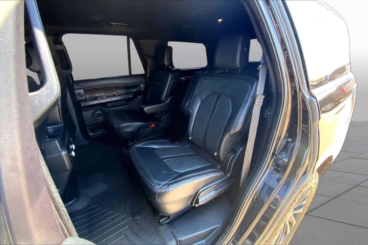 Used 2019 Ford Expedition Limited w/ Driver Assistance Package AWD/4WD image 21