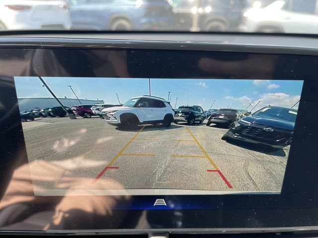 New 2026 Chevrolet Trax ACTIV w/ Sunroof Package FWD image 17
