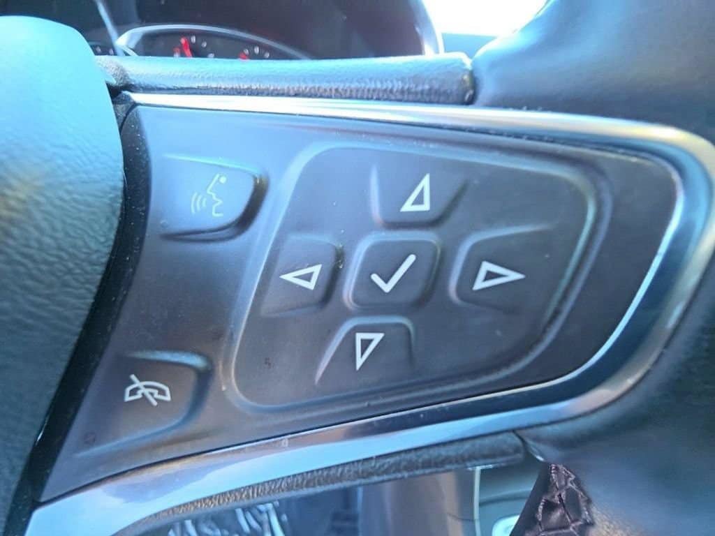Used 2024 Chevrolet Equinox LT AWD/4WD image 16