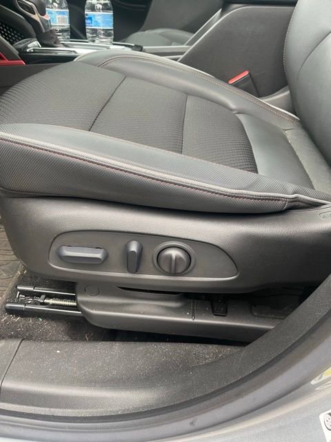 Used 2023 Chevrolet TrailBlazer RS w/ Sun and Liftgate Package image 16