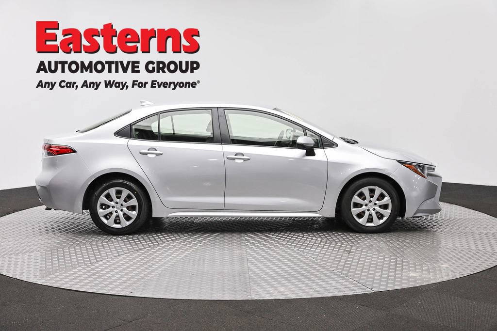 Used 2022 Toyota Corolla LE FWD image 4