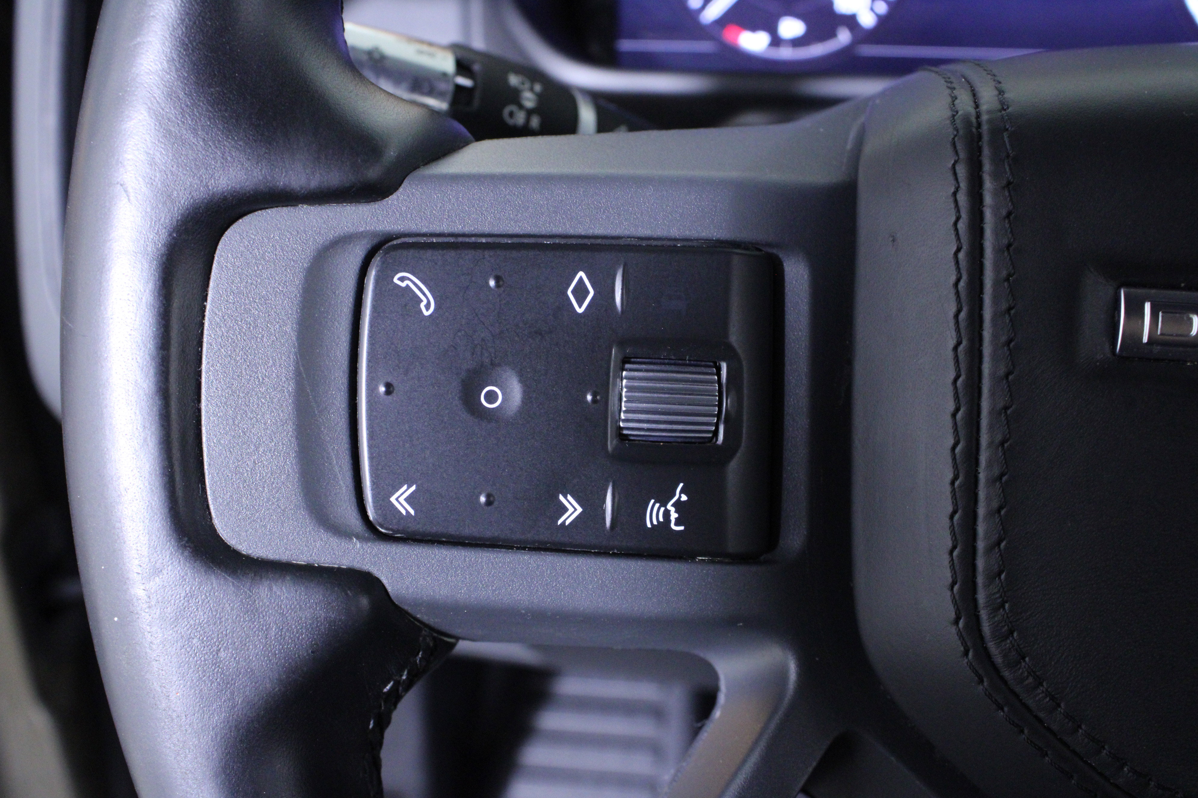 Used 2020 Land Rover Defender 110 X image 25