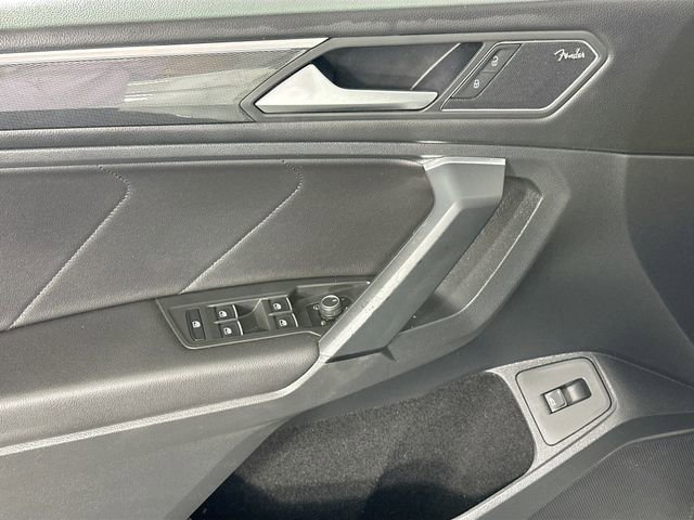 Used 2019 Volkswagen Tiguan SEL Premium w/ 3rd Row Seat Package AWD/4WD image 27